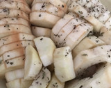 Foto del paso 2 de la receta: "Mousakás"light, o pastel de berenjena y salmón