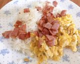 รูปขั้นตอนการทำที่ 3 ของ ข้าวไข่ขยี้แฮม