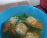 Foto langkah ke 3 dari resep Sup bakso ayam udang.