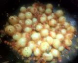 A picture of step 3 of Steamed Spicy Rice Balls.