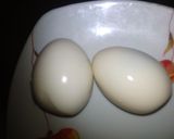 A picture of step 4 of Bolied egg.