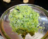 A picture of step 2 of Dill leaves aloo paratha.