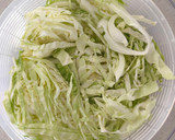 Foto del paso 1 de la receta: Ensalada de repollo, manzana con salmón en TMX