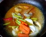 รูปขั้นตอนการทำที่ 4 ของ กุ้งผัดเครื่องแกงราดหน้าข้าว