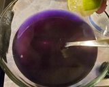 รูปขั้นตอนการทำที่ 4 ของ Butterfly Pea juice with honey and lime