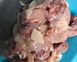 A picture of step 1 of Chicken with Cashew Nuts.
