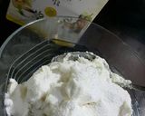 Foto langkah ke 1 dari resep ICE CREAM CHEESE KEFIR WITH STRABERRY JAM HOMEMADE BY hitara.