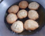 Foto langkah ke 5 dari resep Wadai Untok (Roti Goreng).