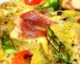 Foto del paso 2 de la receta: Frittata con espárragos, jamón serrano y tomates cherry