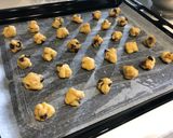 Gambar langkah 5 resipi Chocolate Chip Cookies.