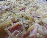 Foto del paso 3 de la receta: Pizza,bacon,ceba i salmon con Alcaparras