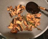 Foto langkah ke 6 dari resep Ribeye steak mushroom sauce (pan fry).