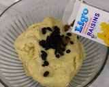 Gambar langkah 2 resipi Scone Mudah.