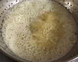 A picture of step 2 of Masala chevdo.