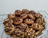 Foto langkah ke 7 dari resep Cookies Cokelat Kacang.