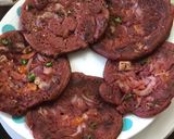 A picture of step 7 of Pink/Beetroot Chilla.