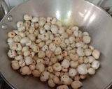 मखाने की खीर (Makhane ki kheer recipe in Hindi) रेसिपी चरण 2 फोटो