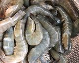 Hình bước làm 1 của món Tôm rim mắm tỏi - ngon bất ngờ!