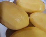 A picture of step 1 of Potatoes cheese donuts.