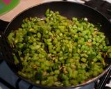 Foto del paso 4 de la receta: Rajas poblanas con ejotes huevo
