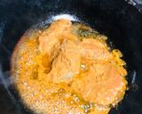 A picture of step 3 of Salmon karhai fish.