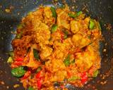 ผัดเผ็ดกระดูกหมูอ่อน🐷 (พริกแกงเหลืองใต้ + พริกแกงเผ็ดแดง🌶) วิธีทำสูตร 3 รูป