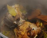Foto del paso 5 de la receta: Guiso de patatas con codillo de cerdo