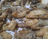 Foto del paso 7 de la receta: Hongos salteados con ajo