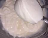 A picture of step 4 of White choco yogurt & Strawberry mousse.