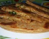 A picture of step 6 of Gobi paratha.