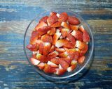 A picture of step 1 of Chunky Strawberry Jam.