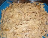 Foto del paso 4 de la receta: Taquitos de pollo ahogados en caldillo