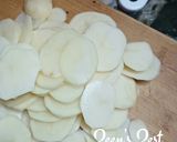 A picture of step 1 of Aloo Ki Katliyan.