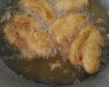 A picture of step 4 of Crispy and Crunchy Fan-Fried Bananas.