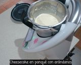Foto del paso 4 de la receta Panqué Cheesecake con Arándanos