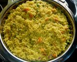 A picture of step 4 of Jellof rice and salad.
