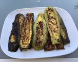 Une image de l'étape 8 de Trio de courgettes marinées et grillées.