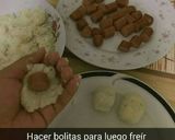 Foto del paso 4 de la receta: Bolita de papa rellena de salchicha y queso