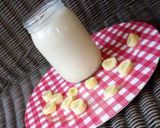A picture of step 1 of Simple babana milk shake.
