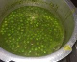 A picture of step 2 of Green pulao.