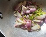 A picture of step 2 of Okra (sweet and sour).