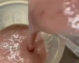 A picture of step 3 of Strawberry shake.