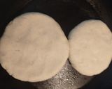 Foto del paso 5 de la receta: Arepas de pollo, palta y queso 🥑🍗🧀