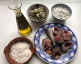Foto del paso 1 de la receta Caballa 🐟 frita con alcachofas muy mimadas