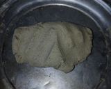 A picture of step 4 of Haray lehsan wali Karhi aur bajray ki roti.