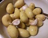 A picture of step 1 of Roasted garlic potatoes.
