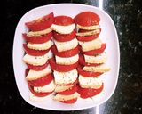 Paradicsom- sajt saláta 🇮🇹 recept fázis 1 fotója