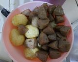 Foto langkah ke 2 dari resep Semur kering daging giling-kentang-telor puyuh.