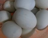 Hình bước làm 1 của món Hột vịt lộn xào me tại nhà