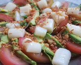 Foto del paso 2 de la receta: Ensalada de tomate, aguacate y espárragos